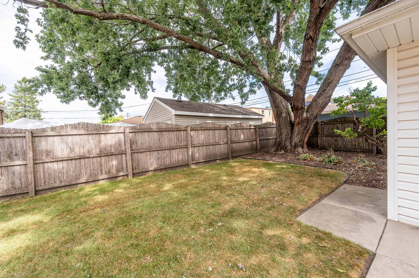 10221 S Trumbull Avenue Property Photo 14