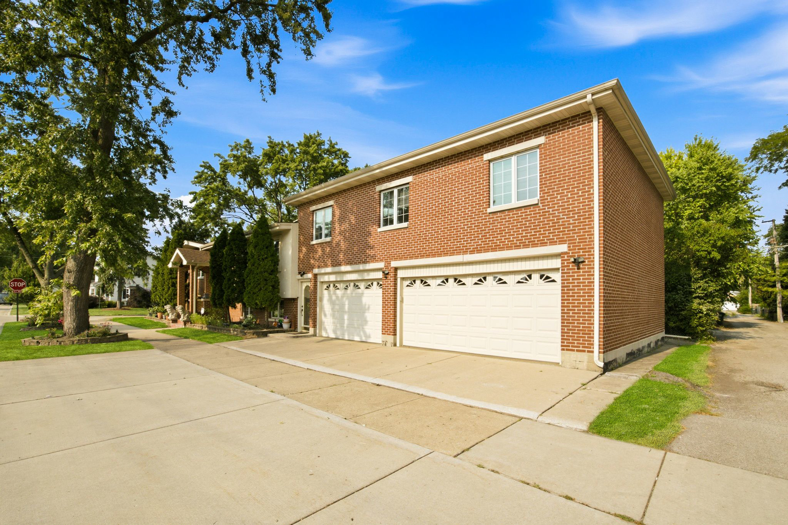 5900 Crain Street Property Photo 3