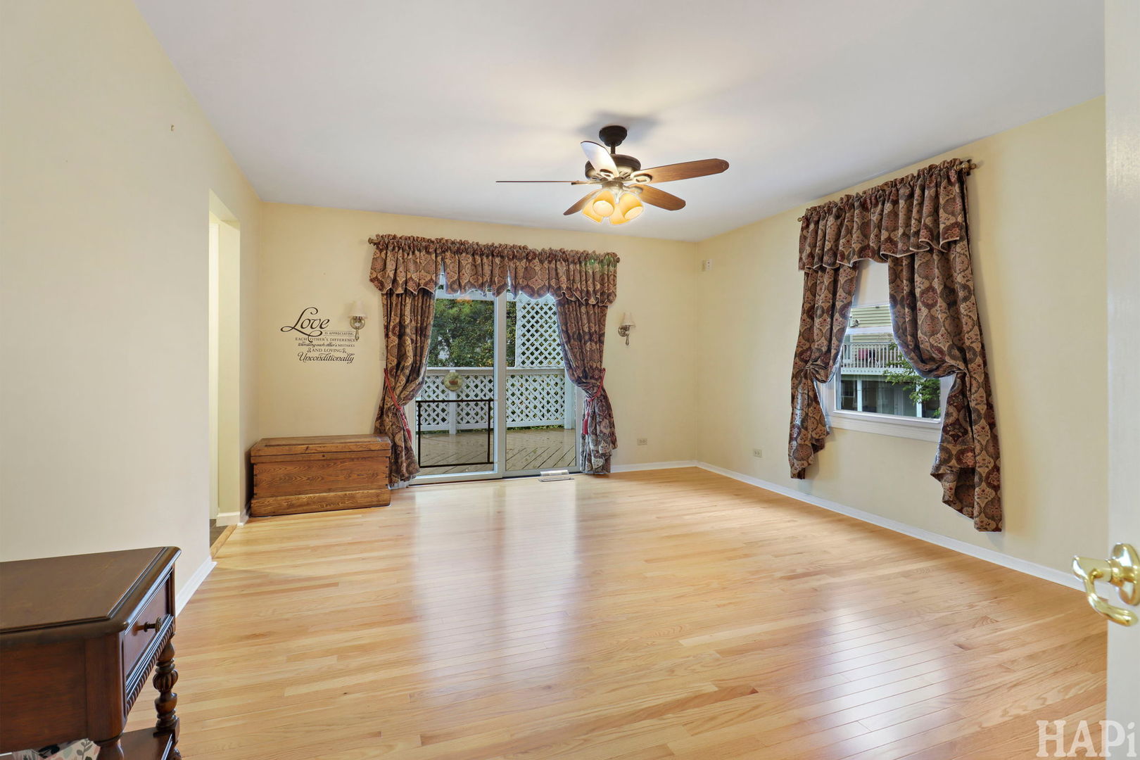 304 Hawthorne Court Property Photo 10