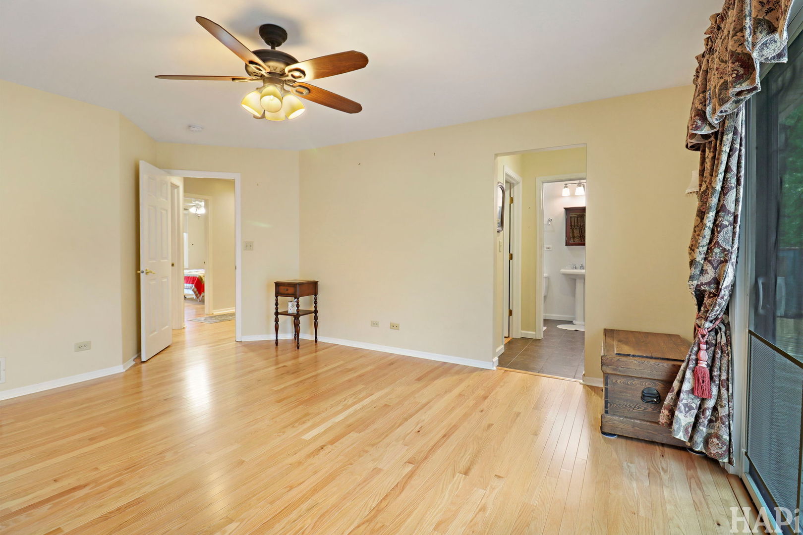 304 Hawthorne Court Property Photo 11