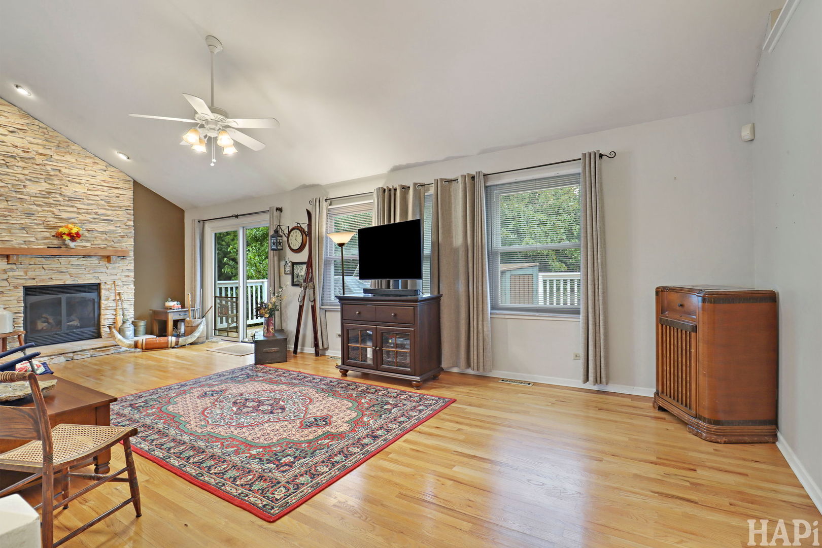304 Hawthorne Court Property Photo 14