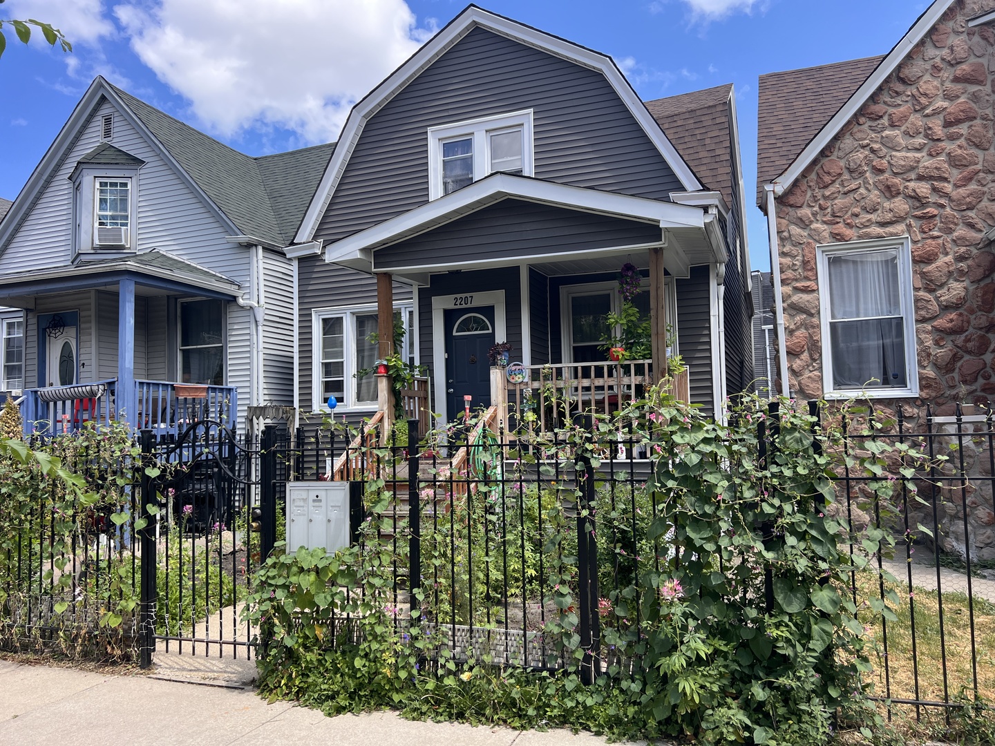 2207 N Lawndale Avenue Property Photo 1