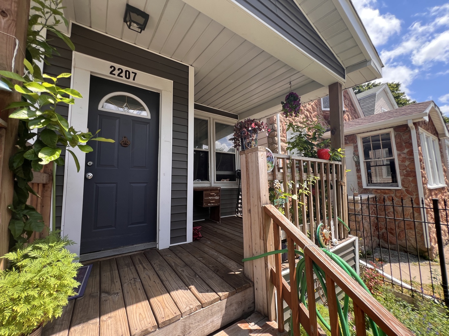 2207 N Lawndale Avenue Property Photo 2