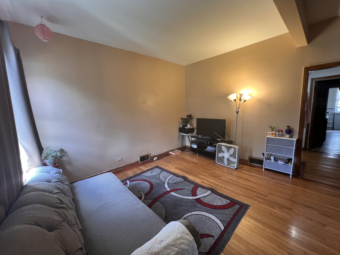 2207 N Lawndale Avenue Property Photo 5