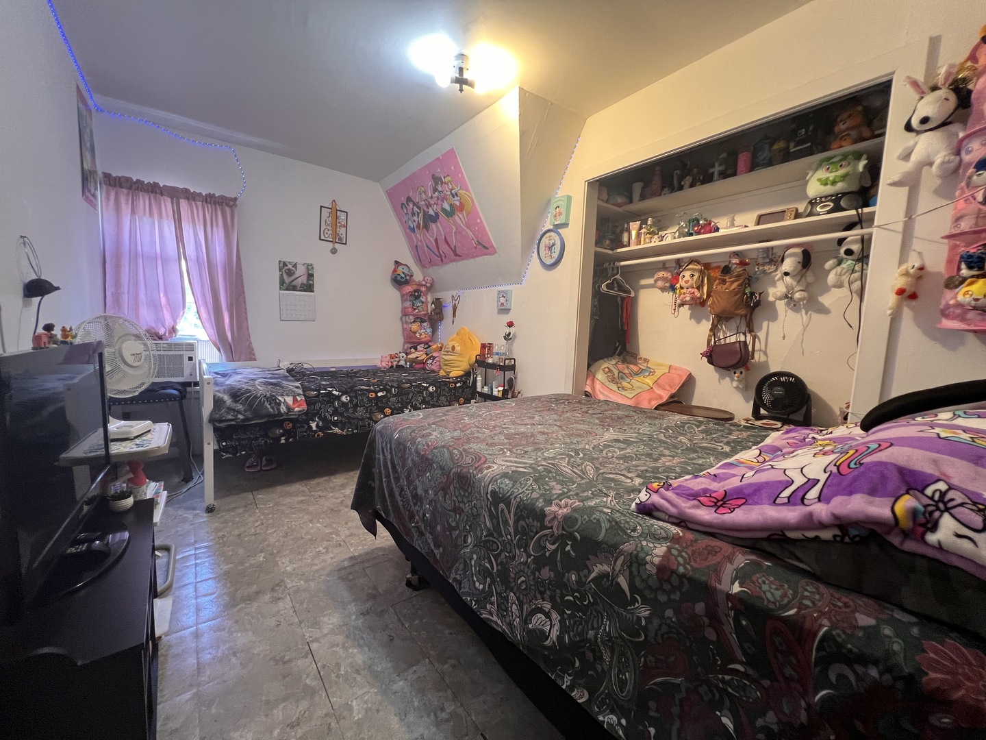 2207 N Lawndale Avenue Property Photo 9