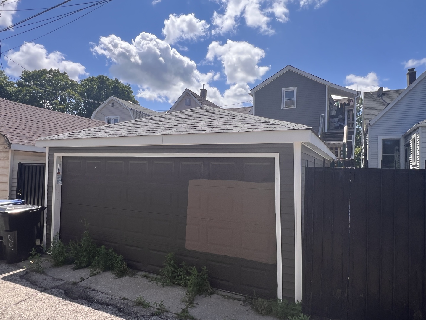2207 N Lawndale Avenue Property Photo 14