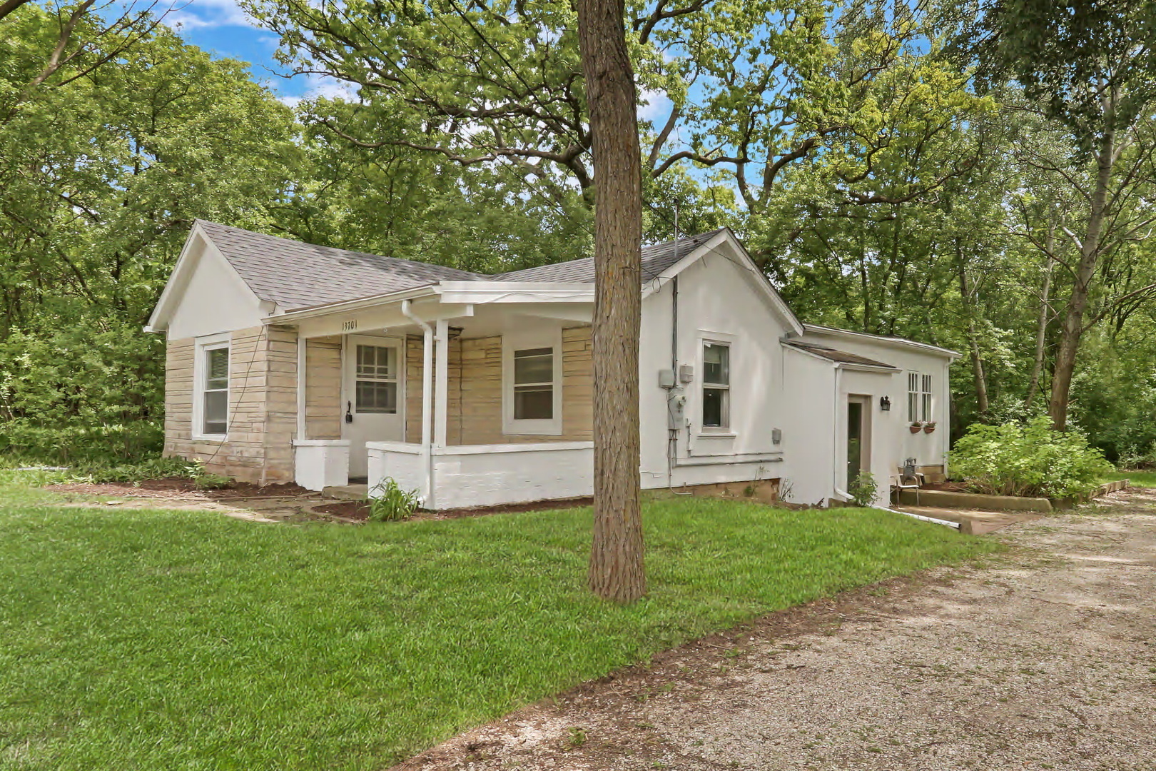 13701 Wadsworth Road Property Photo 1
