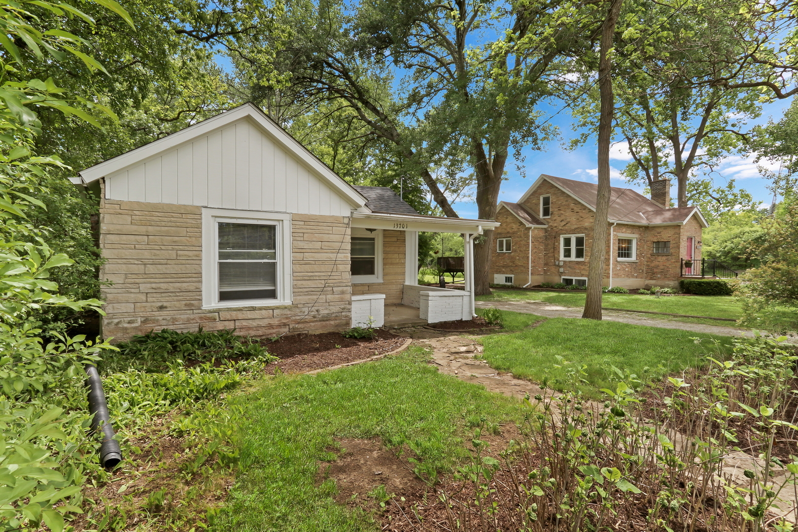13701 Wadsworth Road Property Photo 4