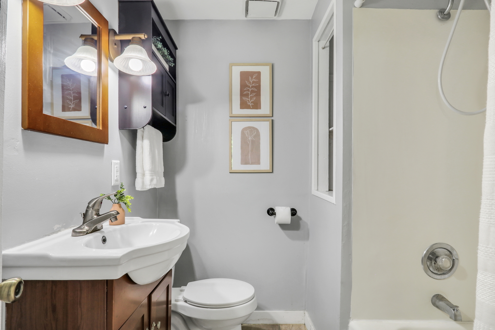 13701 Wadsworth Road Property Photo 17