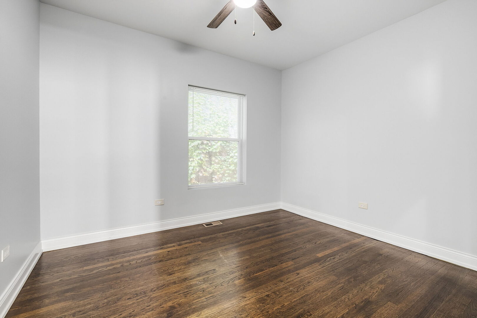7947 S May Street Property Photo 12