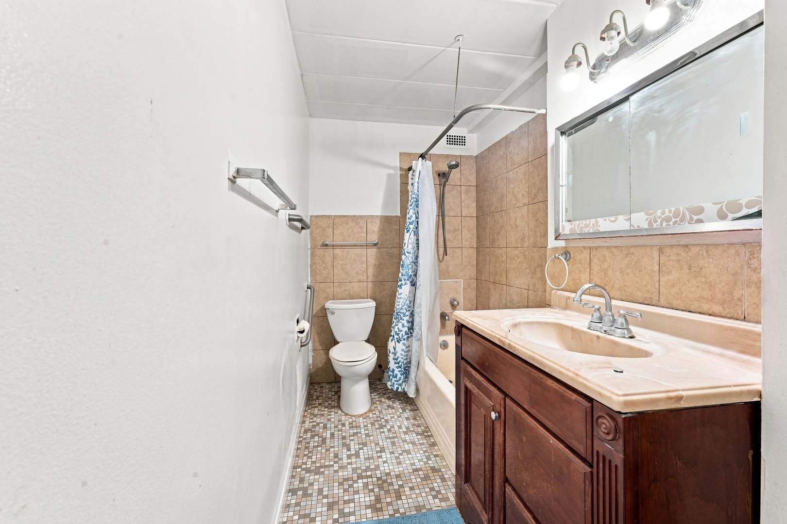 2025 W Granville Avenue 412 Property Photo 9