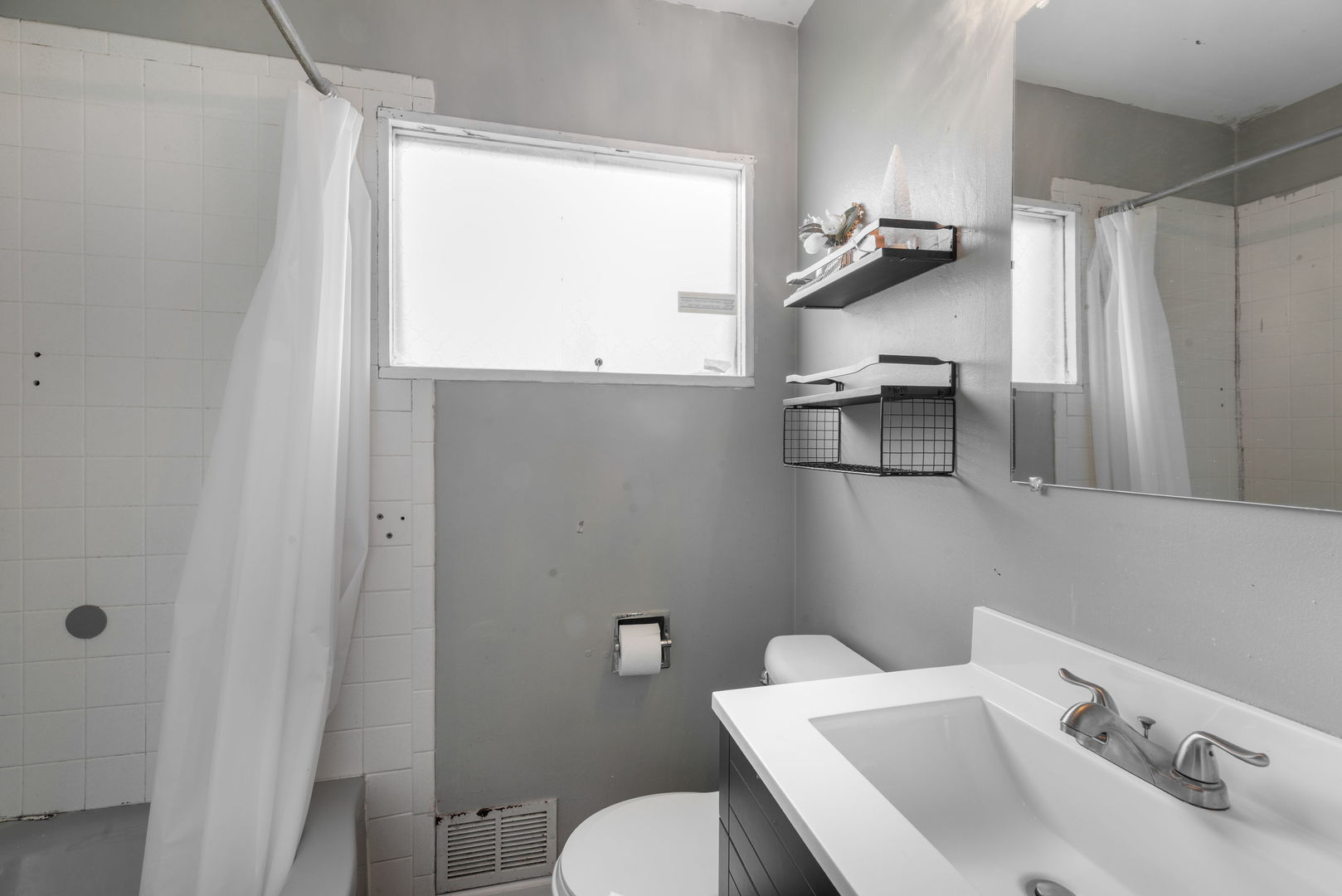 784 N Elmwood Drive Property Photo 11