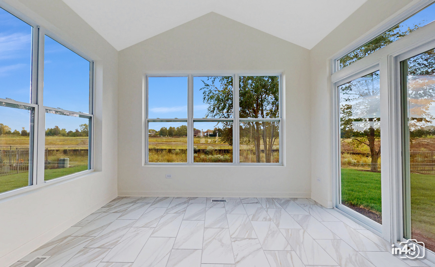 24445 W River Crossing Drive Property Photo 20