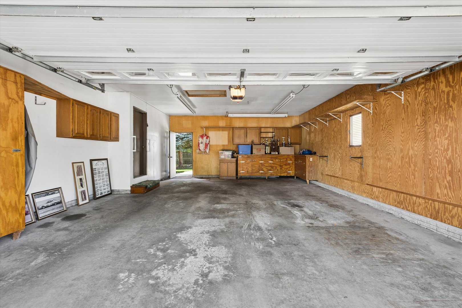 6410 N Howell Street Property Photo 3
