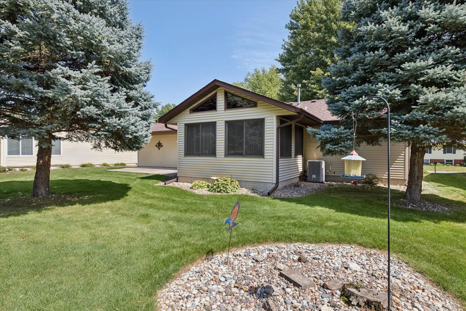 6410 N Howell Street Property Photo 5