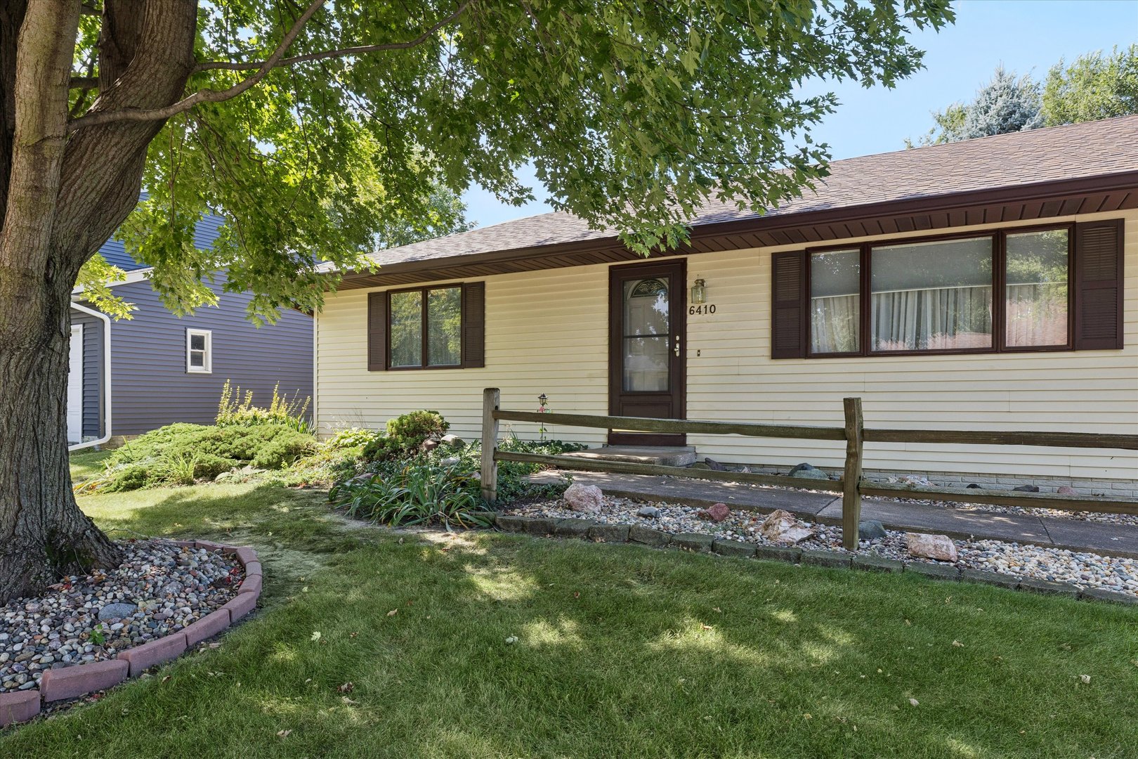 6410 N Howell Street Property Photo 8