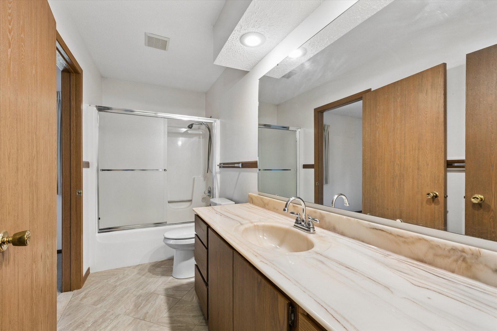 6410 N Howell Street Property Photo 22