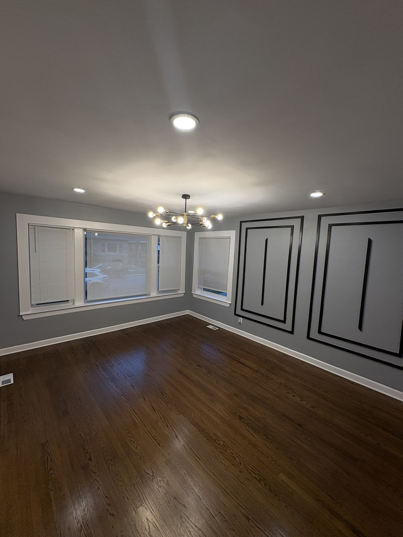 8404 S Oglesby Avenue Property Photo 3