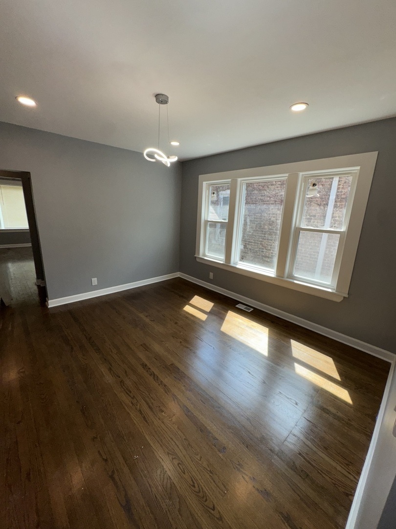 8404 S Oglesby Avenue Property Photo 4