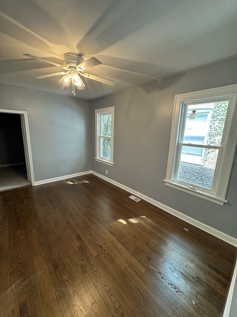 8404 S Oglesby Avenue Property Photo 5