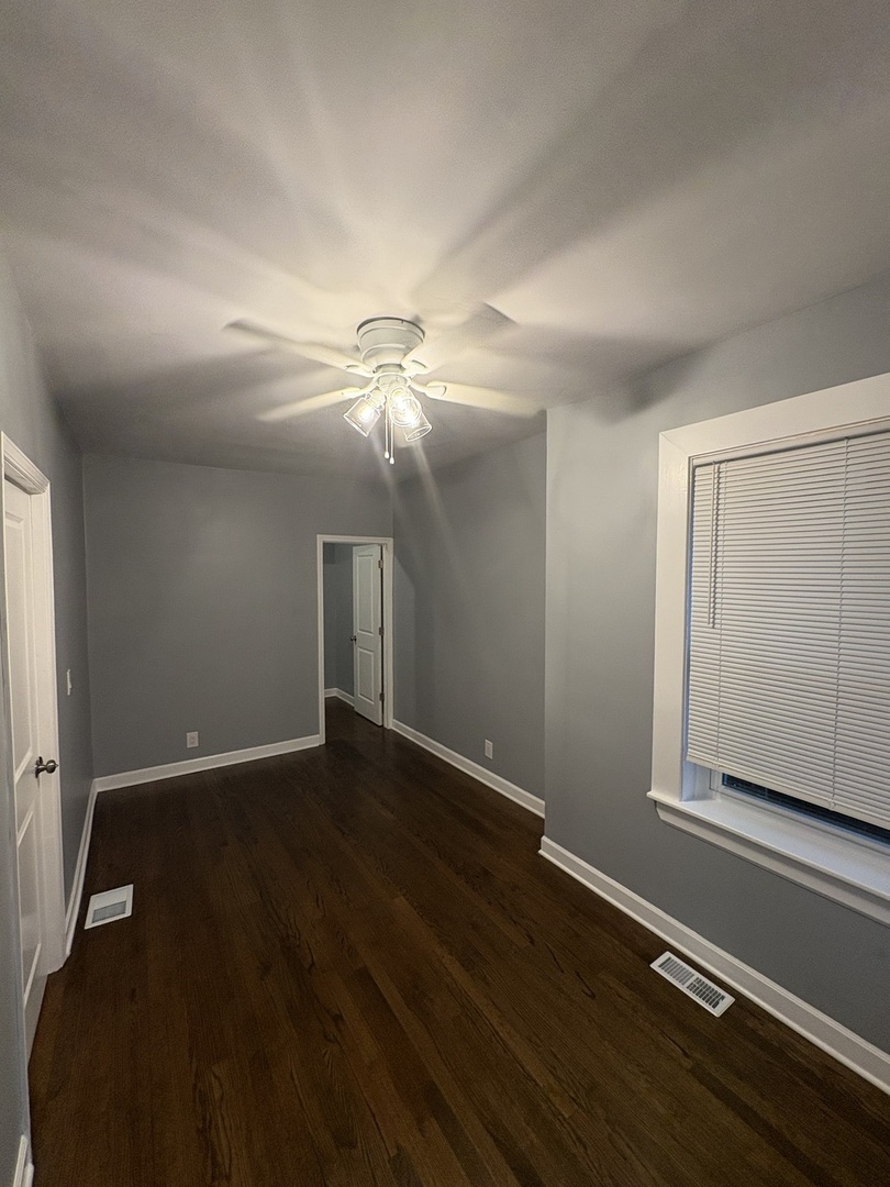 8404 S Oglesby Avenue Property Photo 7