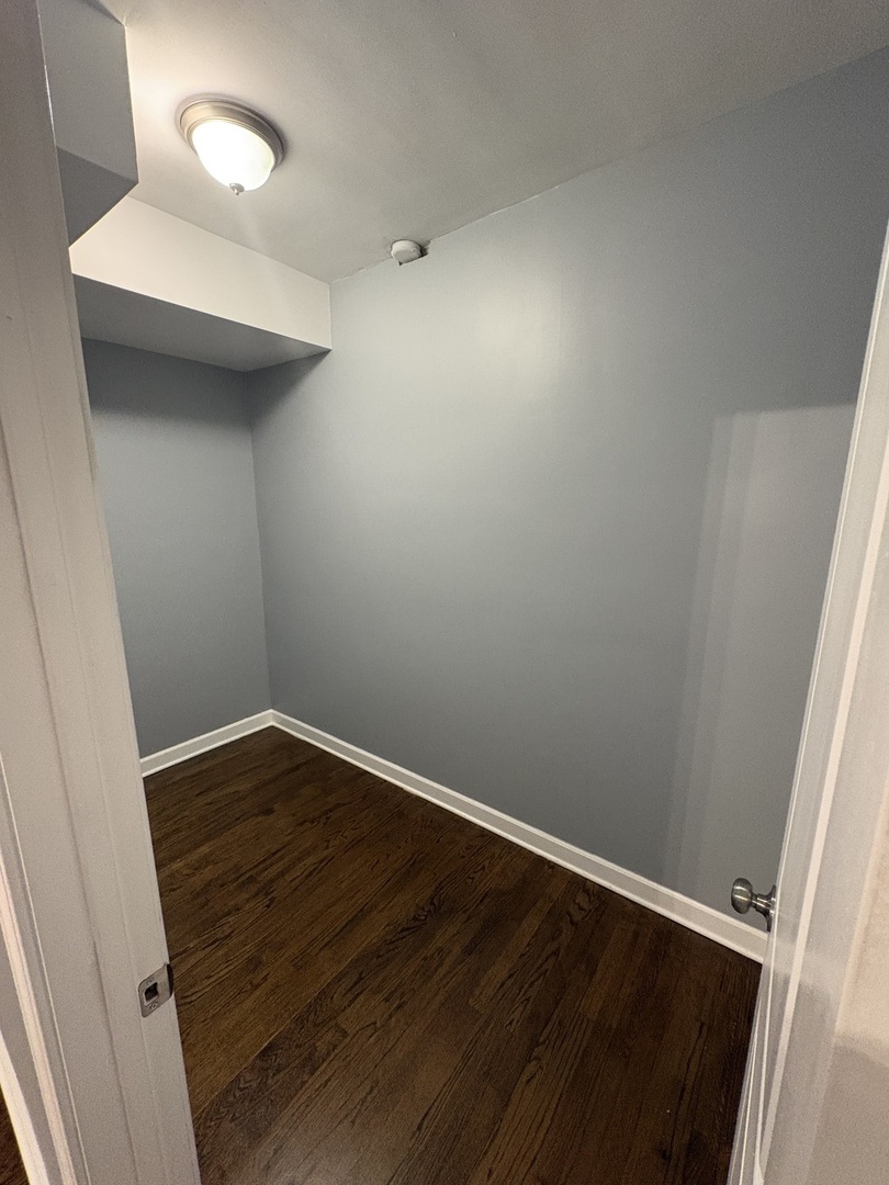8404 S Oglesby Avenue Property Photo 8