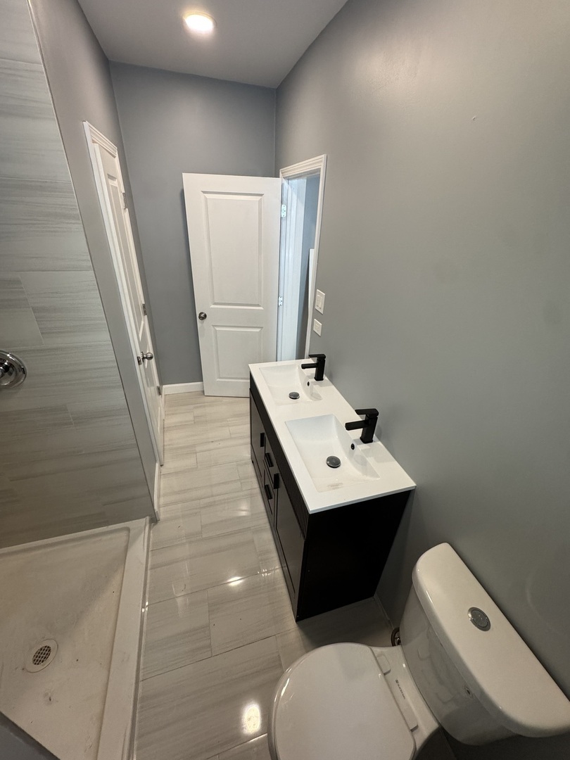 8404 S Oglesby Avenue Property Photo 10