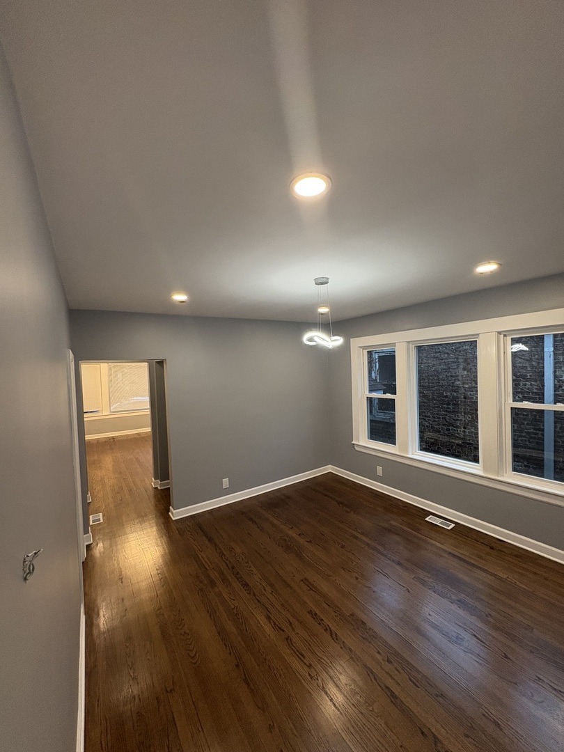 8404 S Oglesby Avenue Property Photo 12