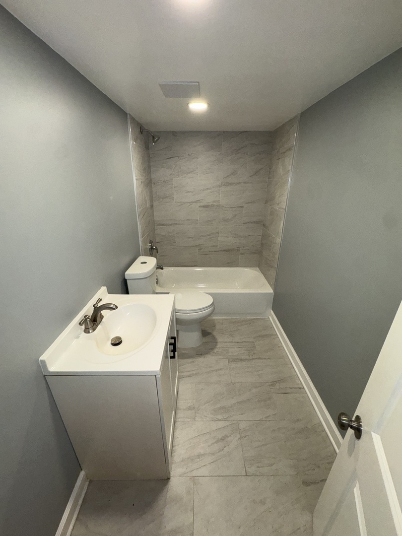 8404 S Oglesby Avenue Property Photo 13