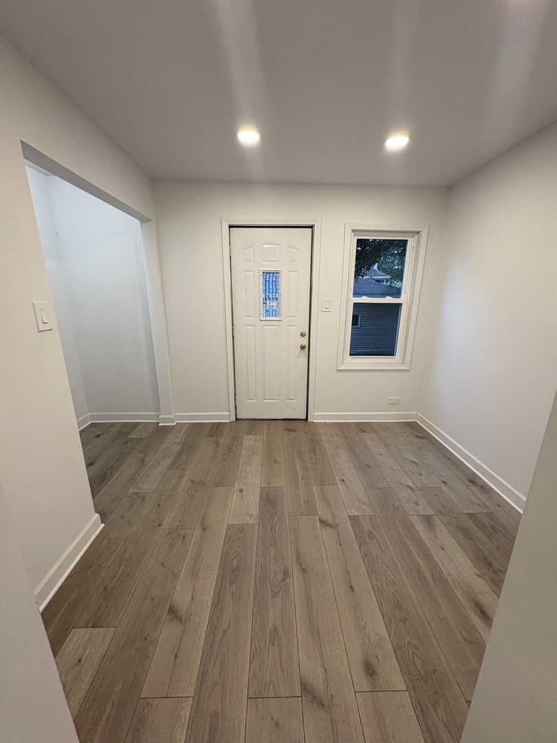 8404 S Oglesby Avenue Property Photo 16
