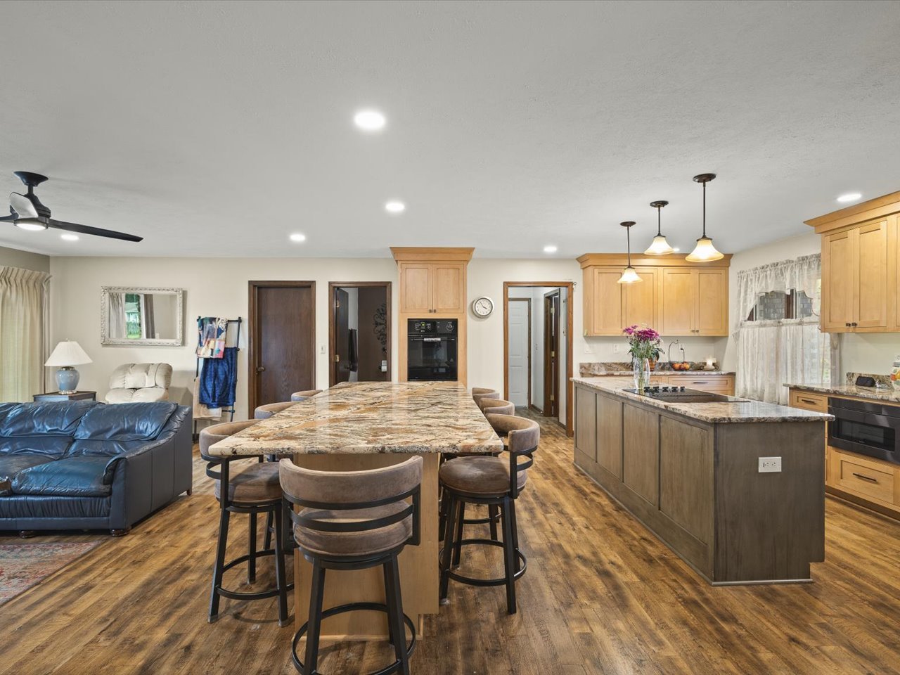 6531 Shadow Ridge Road Property Photo 3