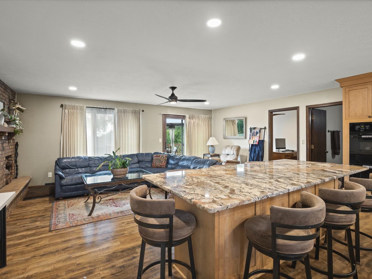6531 Shadow Ridge Road Property Photo 4
