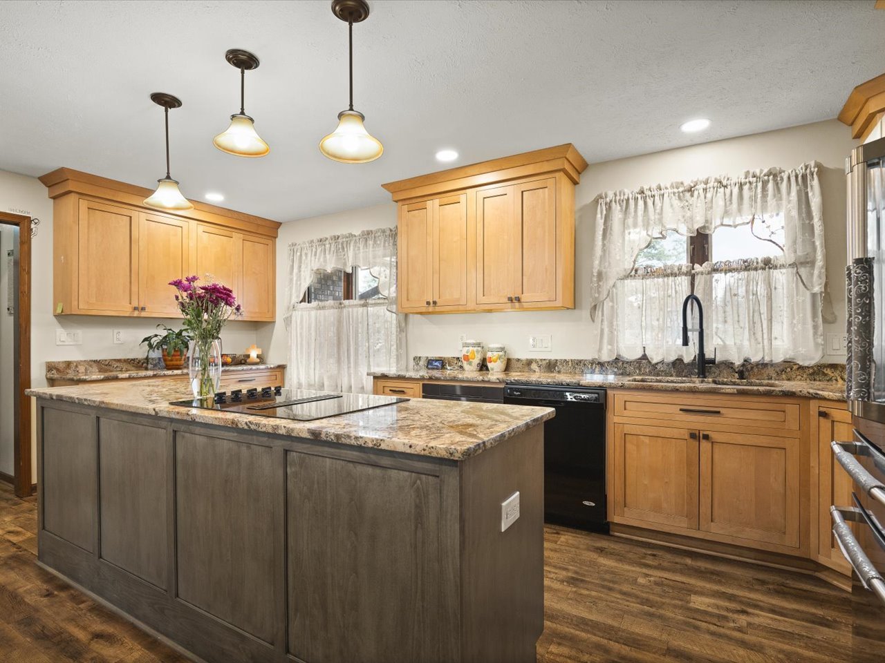 6531 Shadow Ridge Road Property Photo 6