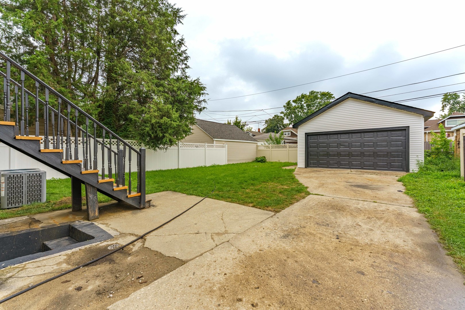 6429 28th Street Property Photo 2