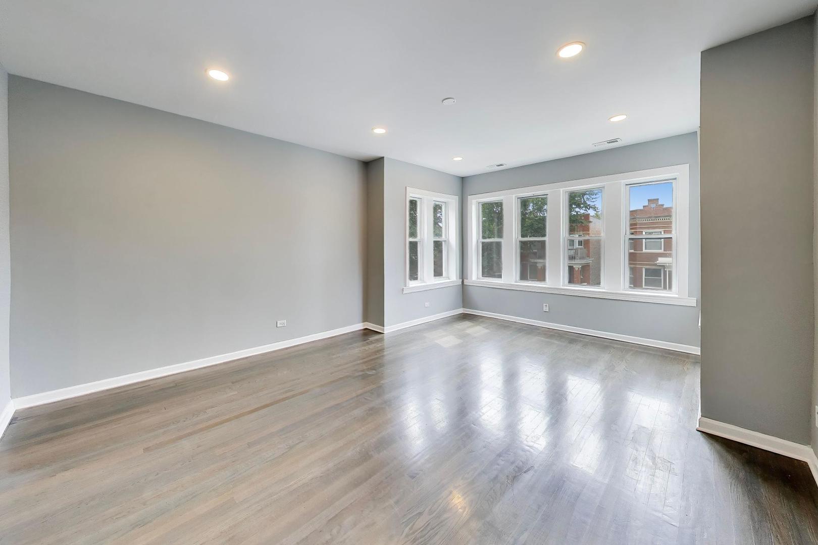 1051 N Massasoit Avenue Property Photo 3