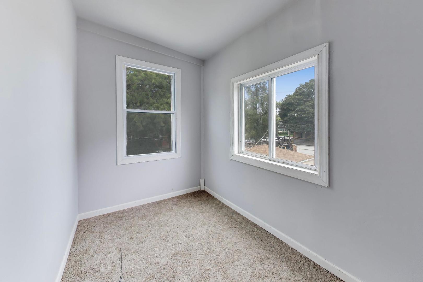 1051 N Massasoit Avenue Property Photo 11
