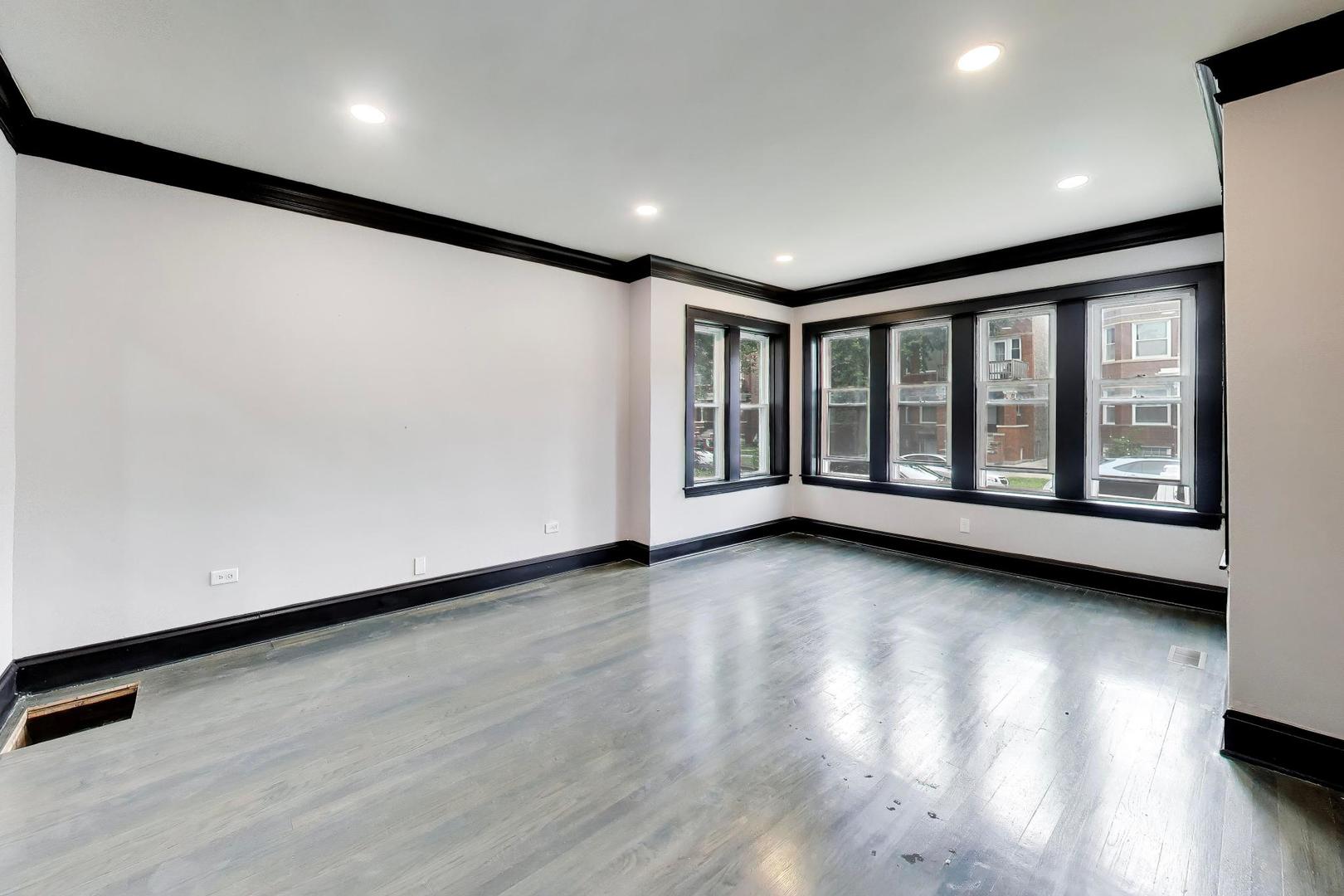1051 N Massasoit Avenue Property Photo 17