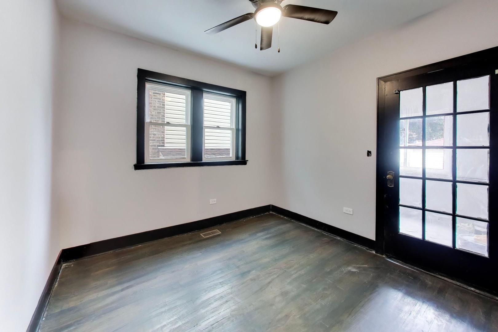 1051 N Massasoit Avenue Property Photo 18