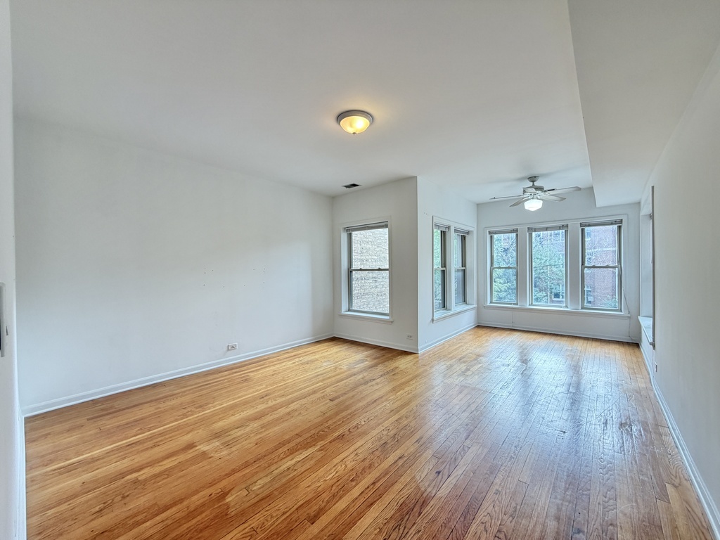 5783 N Ridge Avenue 2 Property Photo 9