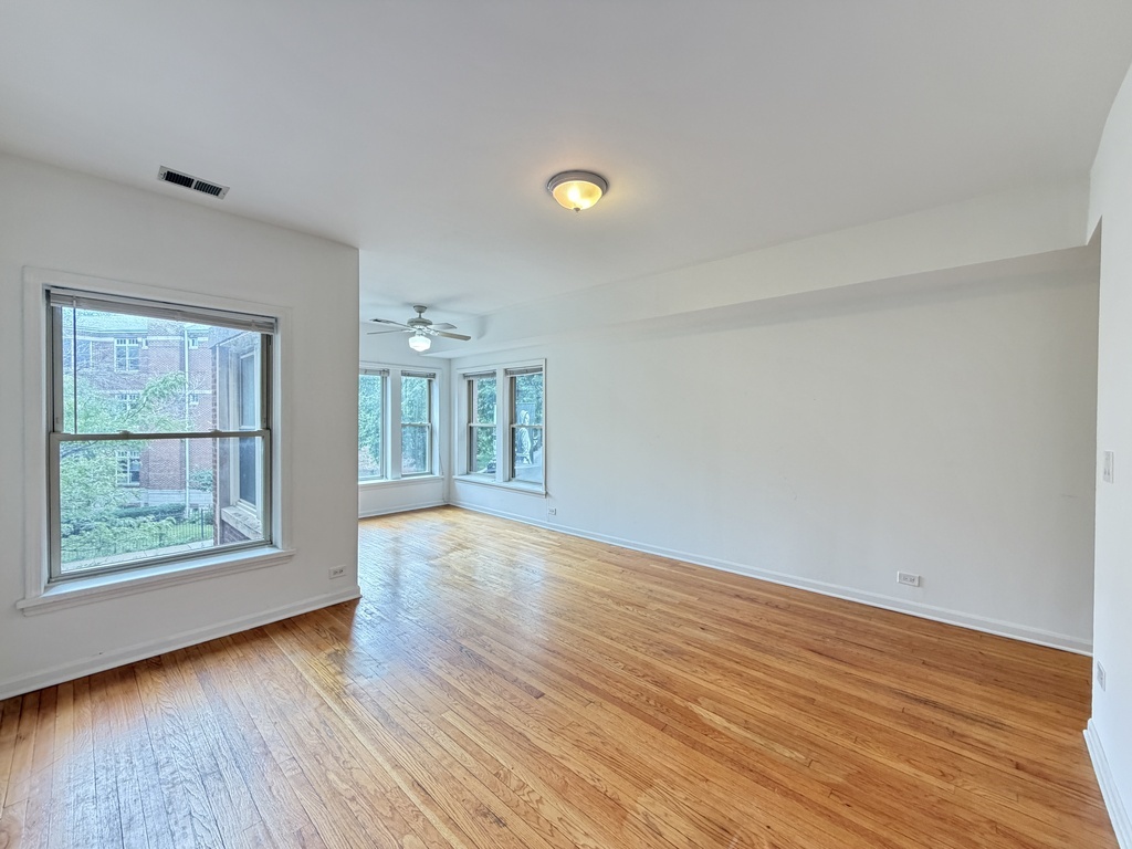 5783 N Ridge Avenue 2 Property Photo 10