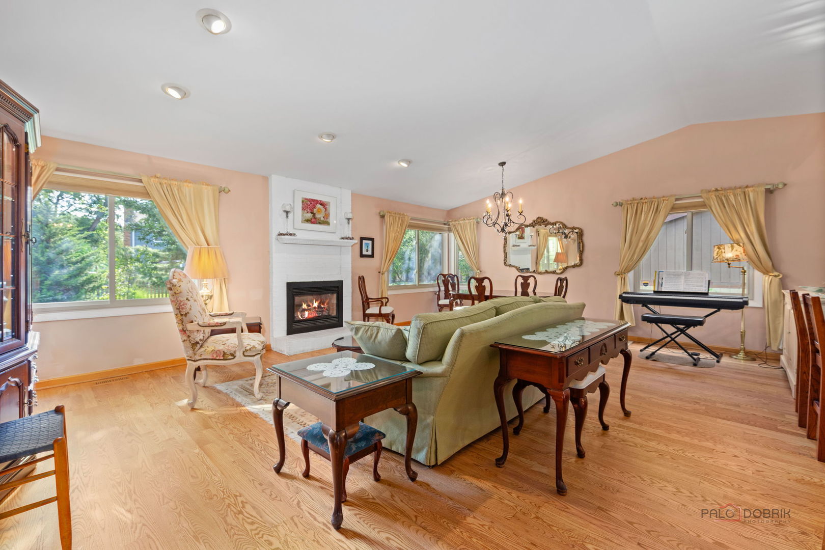 1232 N Del Mar Drive Property Photo 4