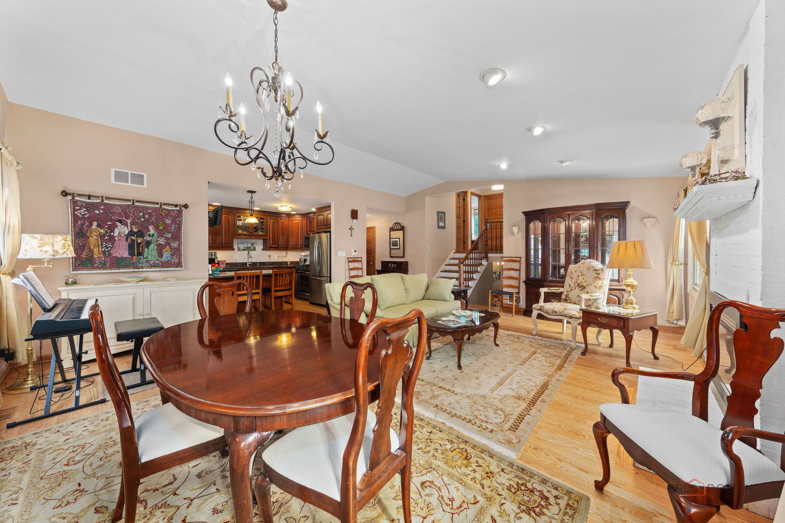 1232 N Del Mar Drive Property Photo 6