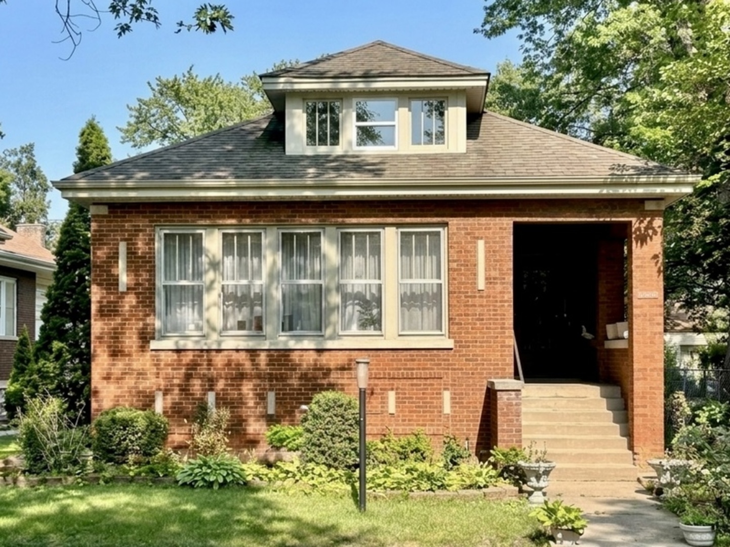 10753 S Hale Avenue Property Photo 1