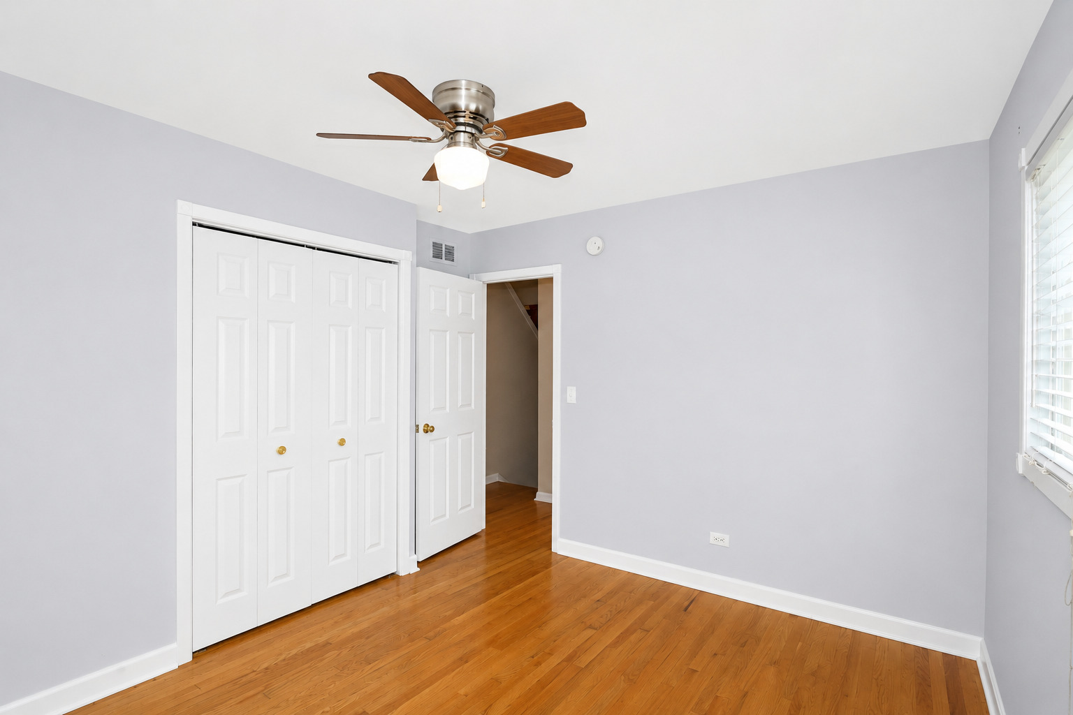 136 N May Street Property Photo 17