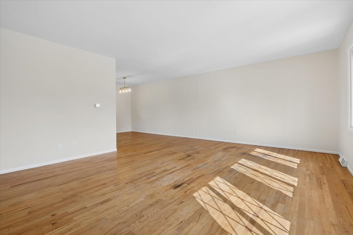 978 Harvard Lane Property Photo 4