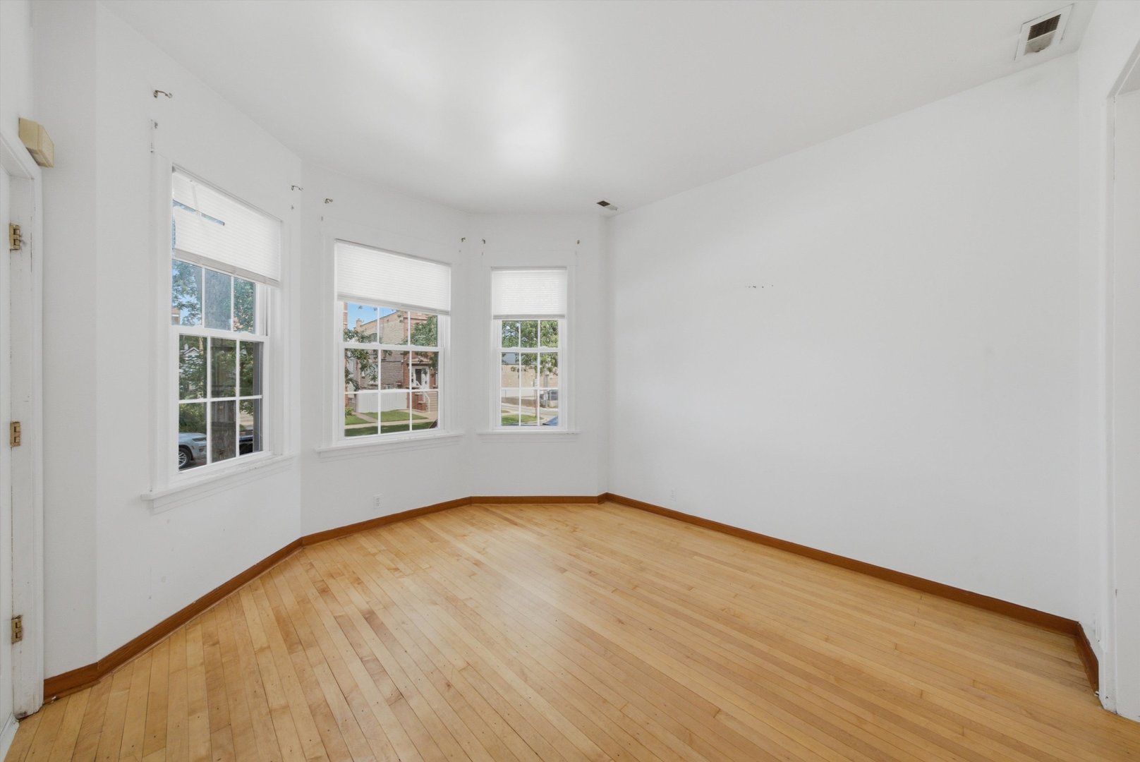 4823 W Grace Street Property Photo 10