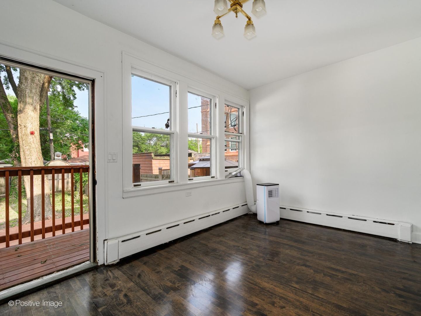 11334 S Saint Lawrence Avenue Property Photo 10
