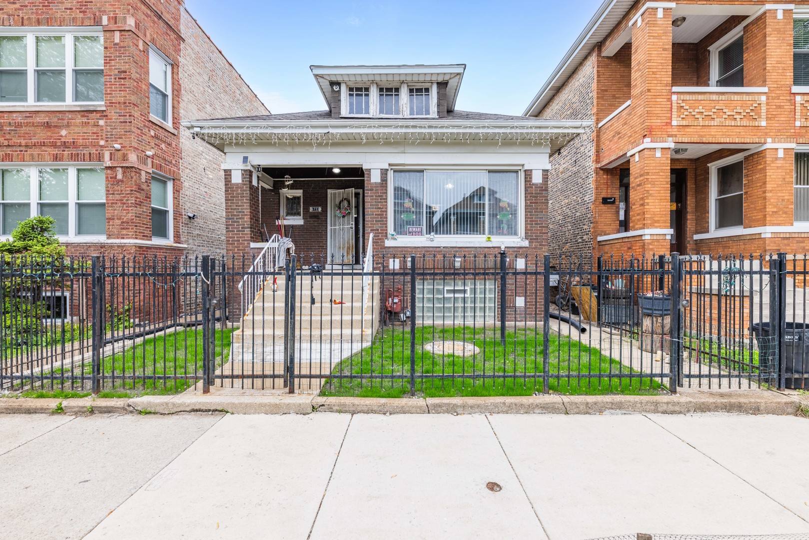 6733 S Campbell Avenue Property Photo