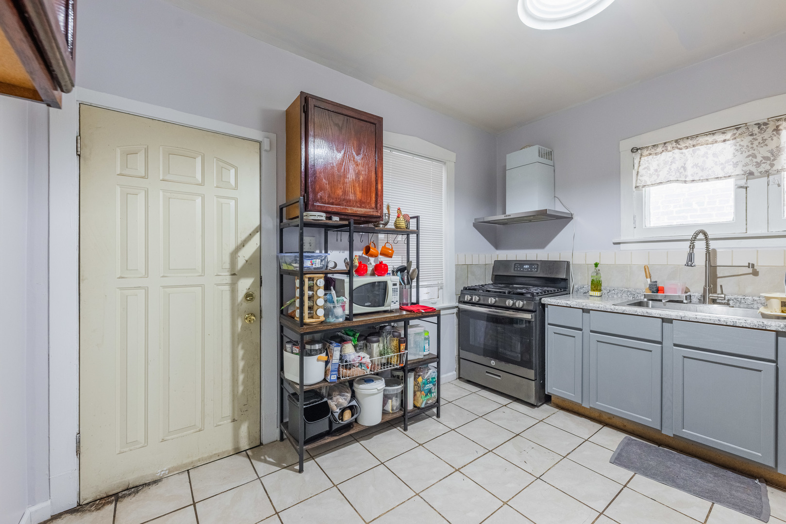 6733 S Campbell Avenue Property Photo 17