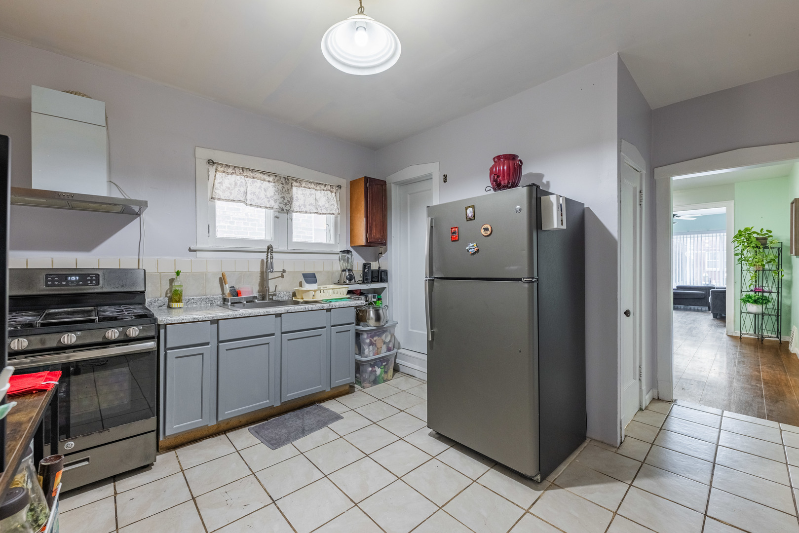 6733 S Campbell Avenue Property Photo 18